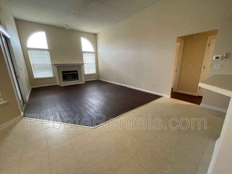 Jacksonville House: 5009 Grand Lakes Drive