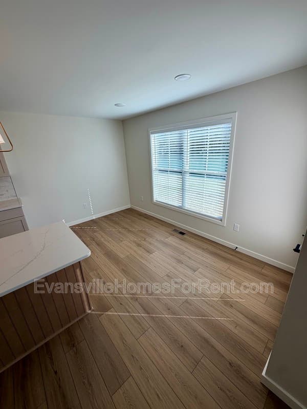 Evansville House: 12811 Halle Drive