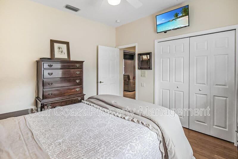 Nokomis House: 2107 Calusa Lakes Blvd