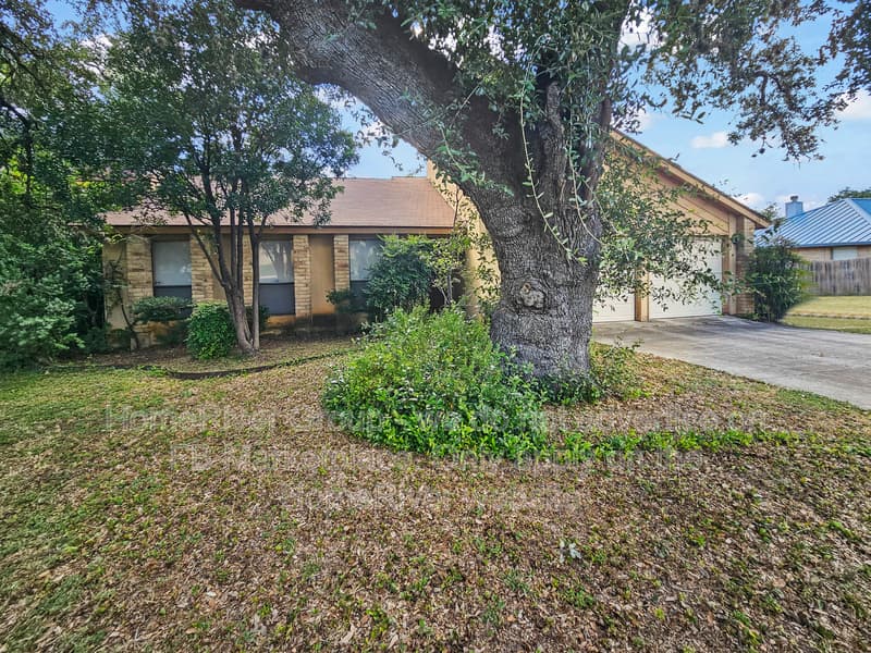 San Antonio House: 8823 Wellesley Manor Dr