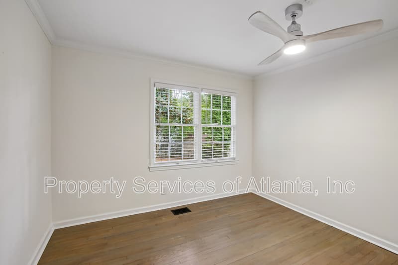 Atlanta House: 1649 Beecher St SW