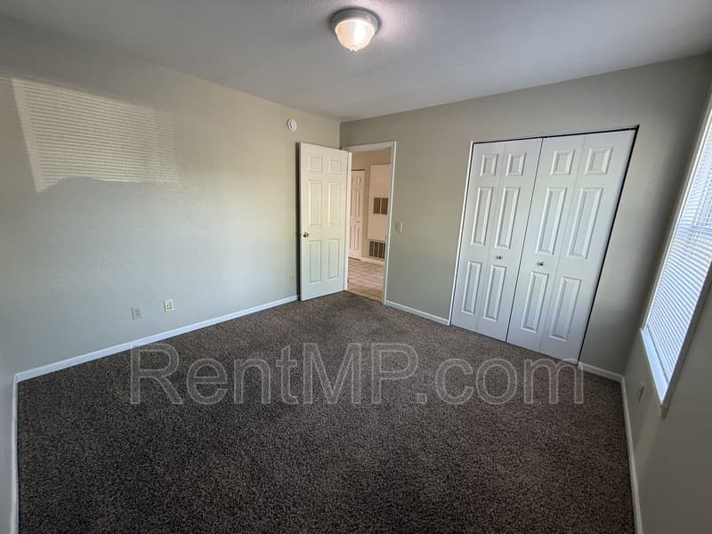Mt Pleasant Townhome: 722 W Broomfield - Unit J01