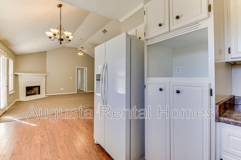 Grovetown House: 223 Taylor Circle