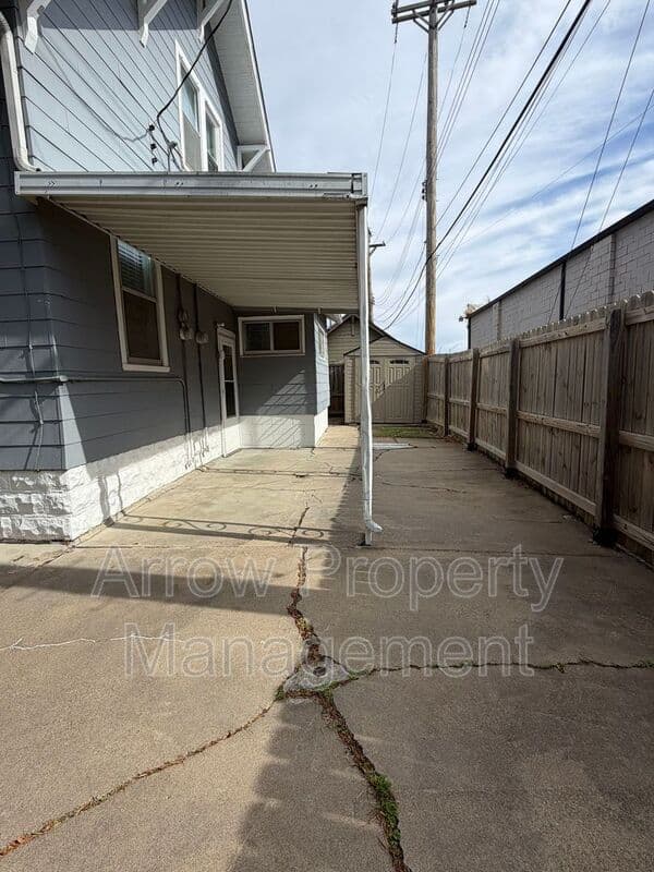 Lincoln Condo: 1459 Plum