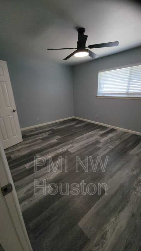 Houston Townhome: 2677 Gessner Rd
