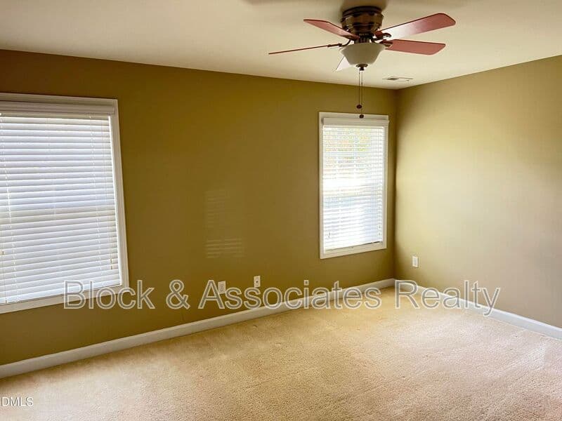 Cary House: 936 Bentbury Way