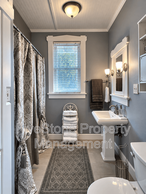 Memphis House: 279 Watkins St
