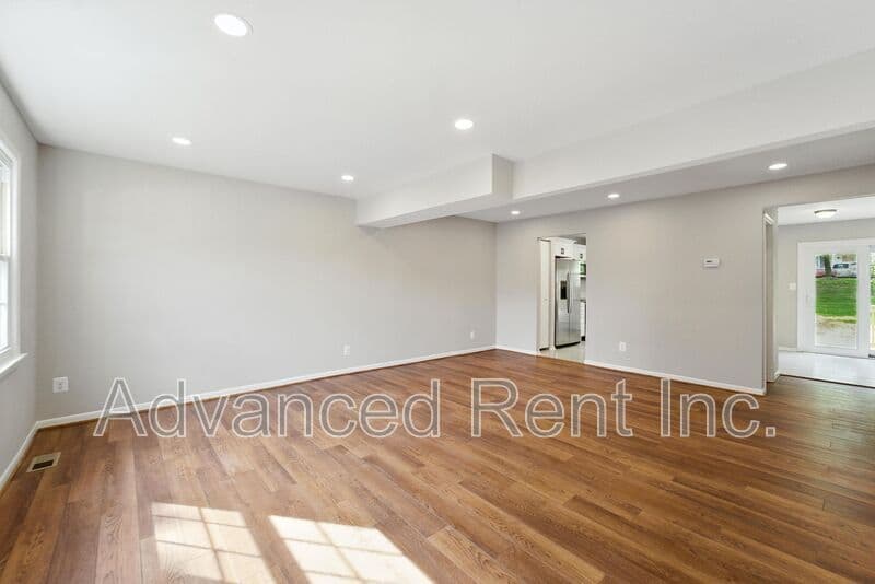 Nottingham Townhome: 1 Jack Pine Place