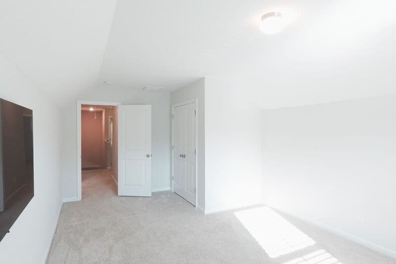 Richmond Hill House: 34 Crown Ct