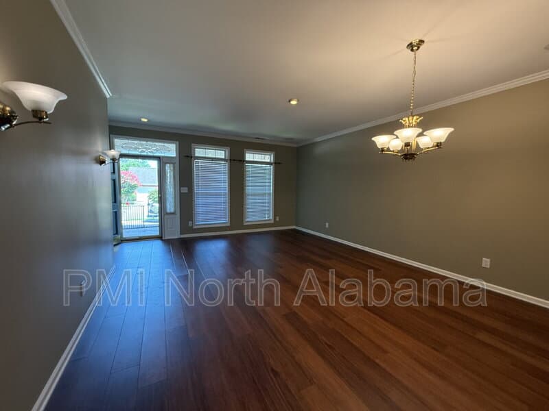Madison House: 134 Canterbury Drive