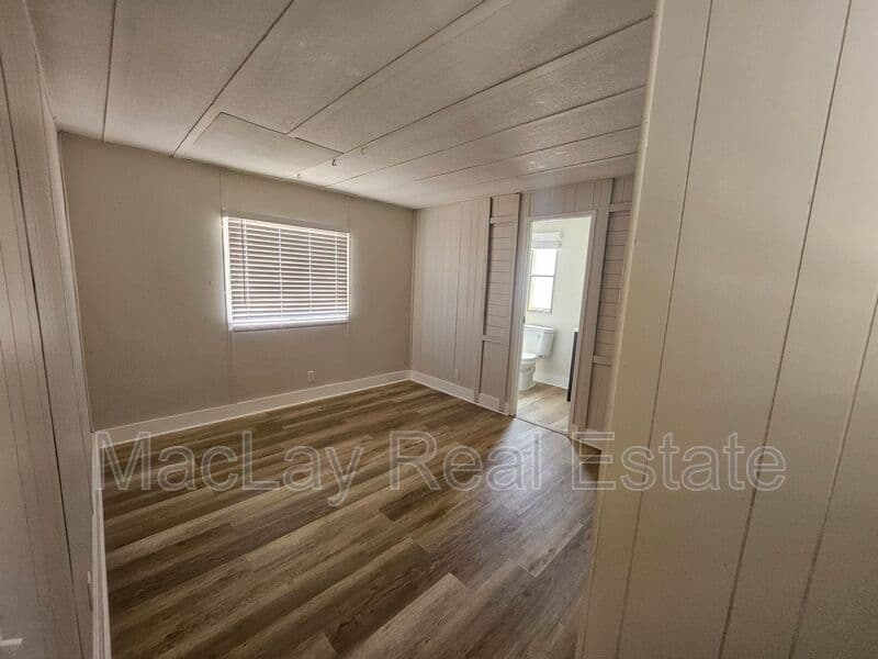 Casa Grande House: 1113 W. Corinthian Circle