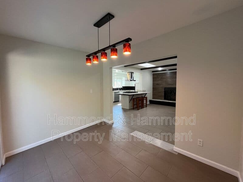 Granada Hills House: 16751 San Fernando Mission Blvd.
