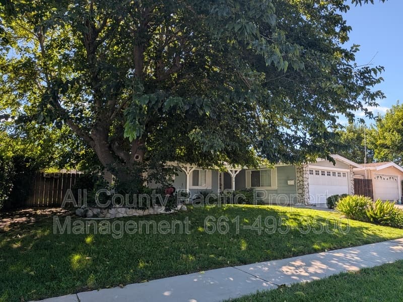 Santa Clarita House: 27254 Walnut Springs