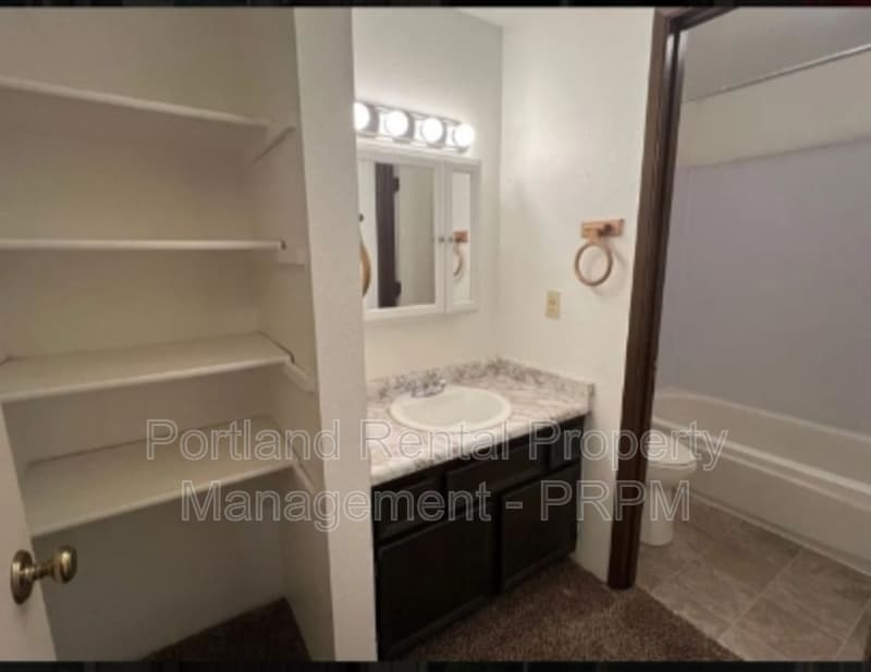 Portland Condo: 19109 Southeast Yamhill Street - B
