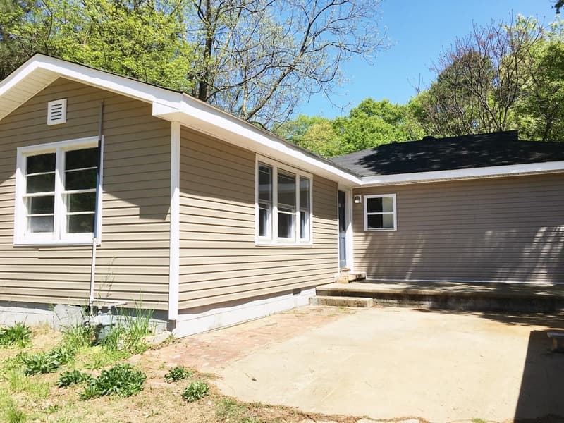 Winder House: 302 Atlanta Highway Southeast