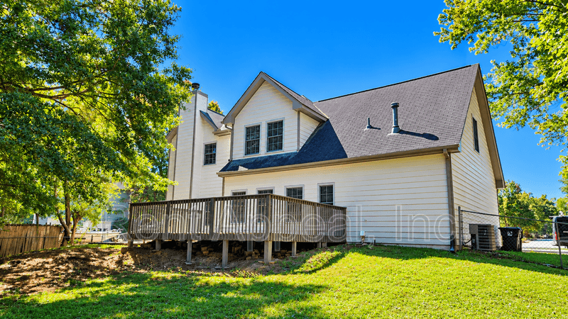 Loganville House: 4284 Fiddlers Bnd