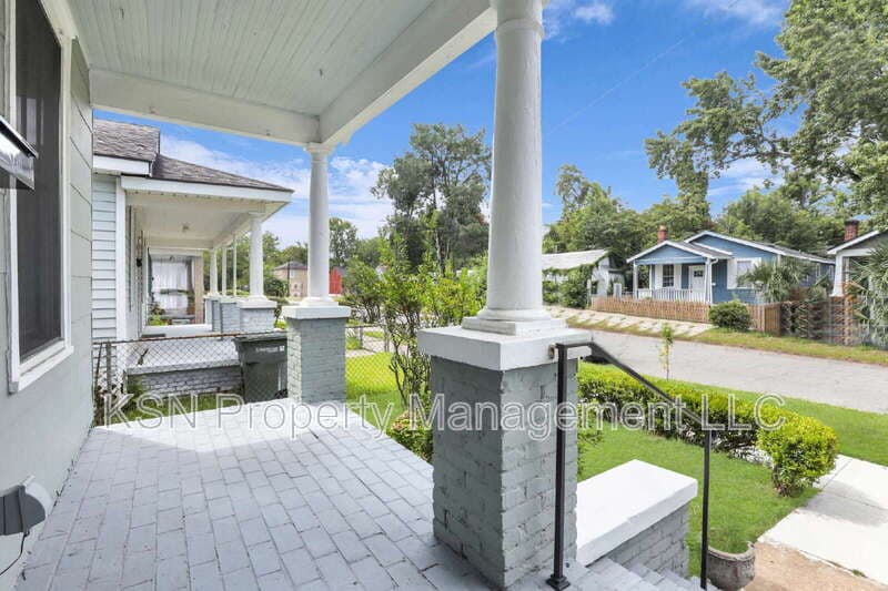 Savannah House: 669 East 32nd Street