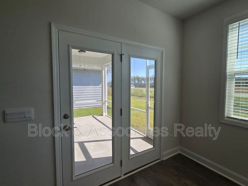 Jamestown House: 304 Sefton Drive