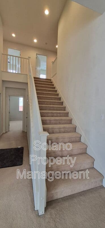 Dixon House: 2080 Mariposa Drive
