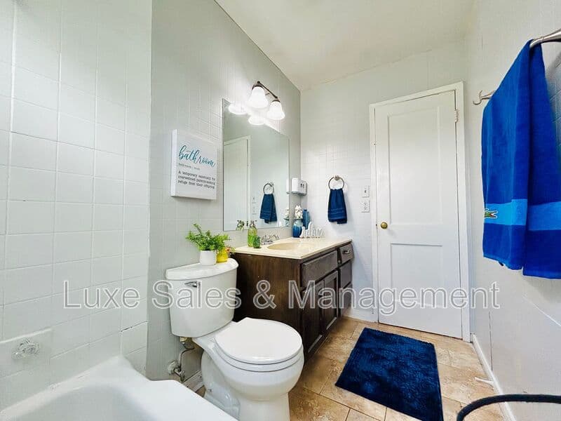 Del City House: 4220 SE 25th St