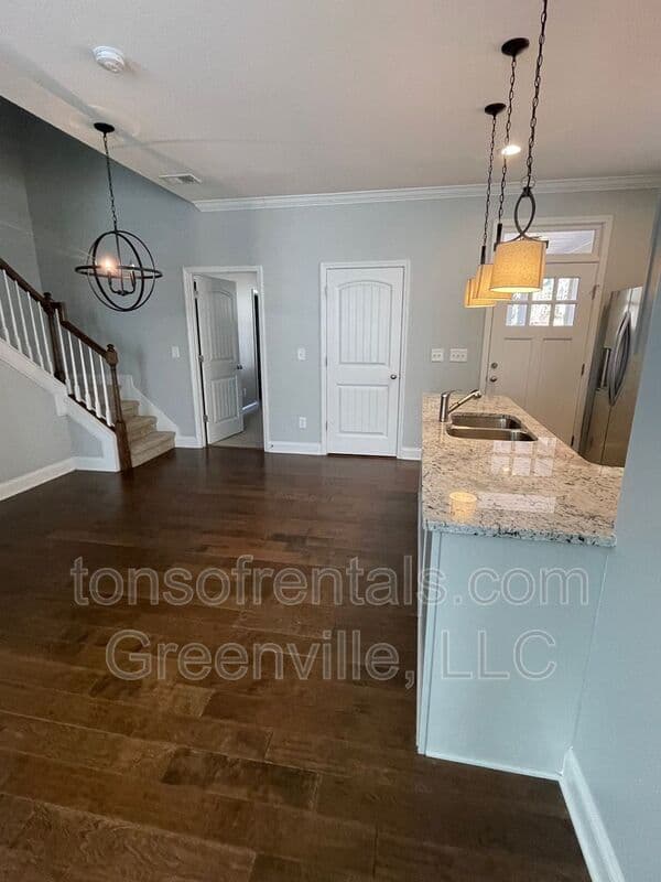 Greenville House: 536 Twin Lake Road
