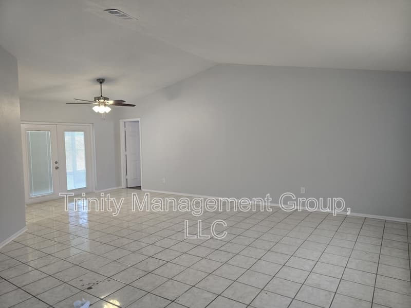 Spring Hill House: 4291 Goldcoast Avenue