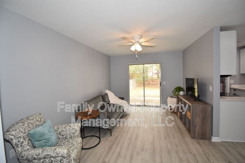 Summerville House: 113 Susan Drive
