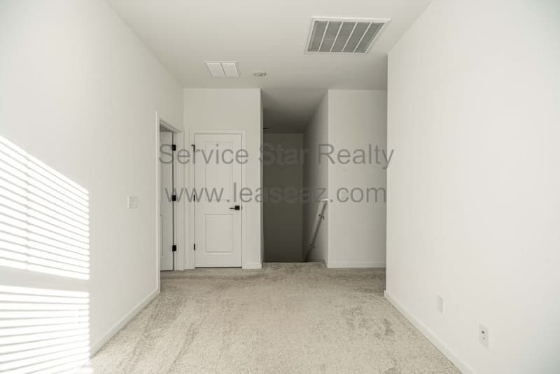 Chandler Townhome: 1141 W Diamondback Dr