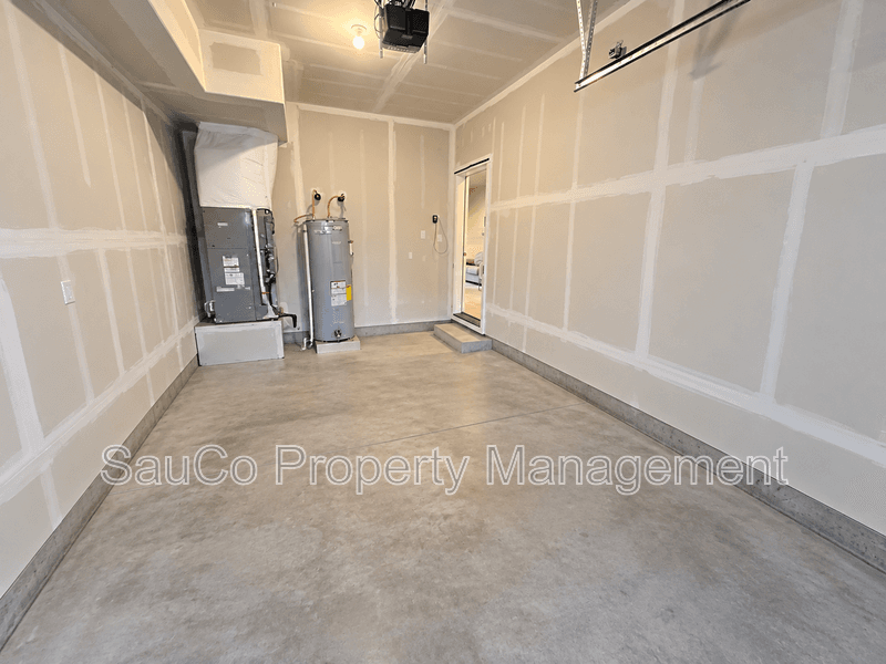 Hillsboro House: 8023 Northeast Sabo Street