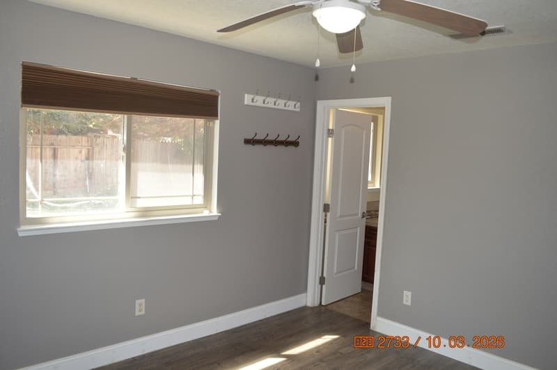 Livingston House: 1720 Hickory Avenue