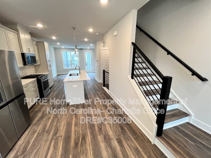 Charlotte House: 611 W Tremont Ave