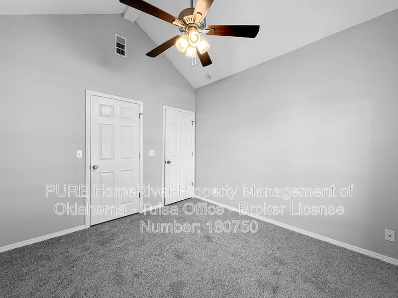 Collinsville House: 10736 E 120th St N