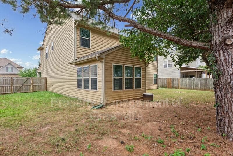 Simpsonville House: 10 Windsor Creek Ct