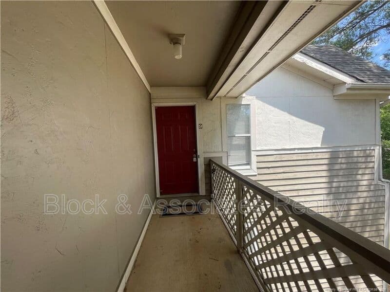 FAYETTEVILLE Condo: 1000 WOOD CREEK DR