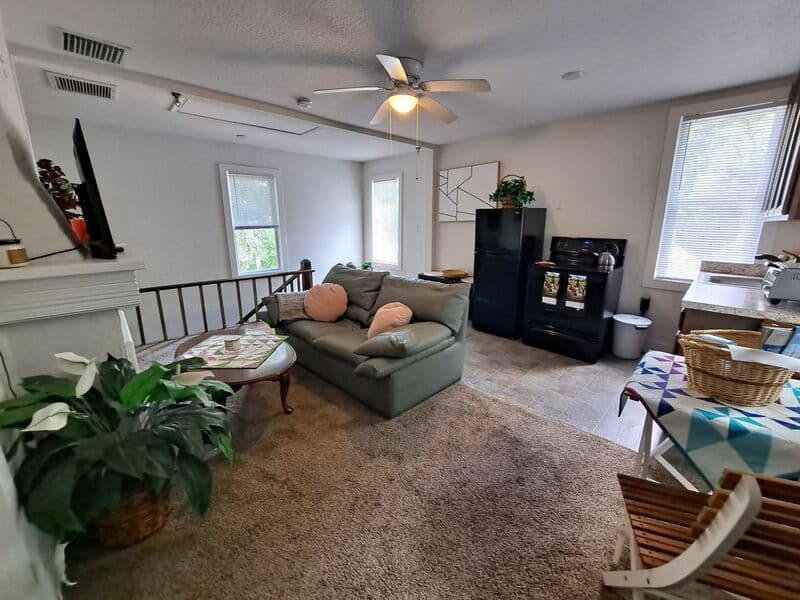 Deland Condo: 206 E Howry Ave