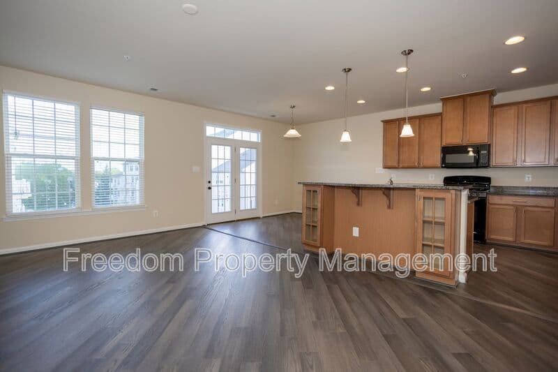 Gainesville Townhome: 7408 Brunson Cir