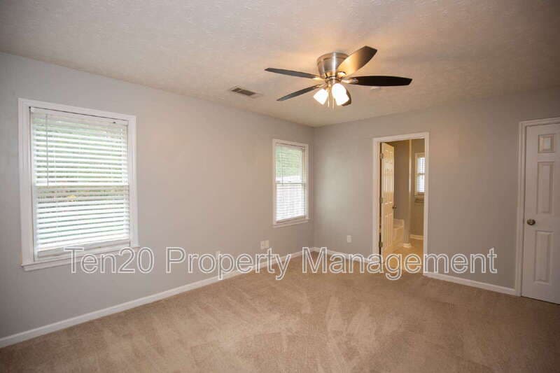 Smiths Station House: 776 Lee Rd 222