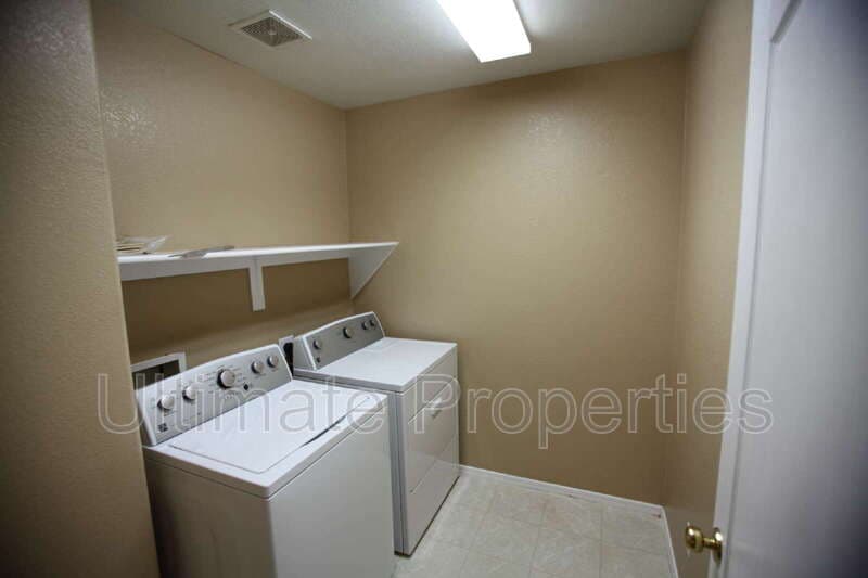 Glendale House: 6376 W Ruth Ave