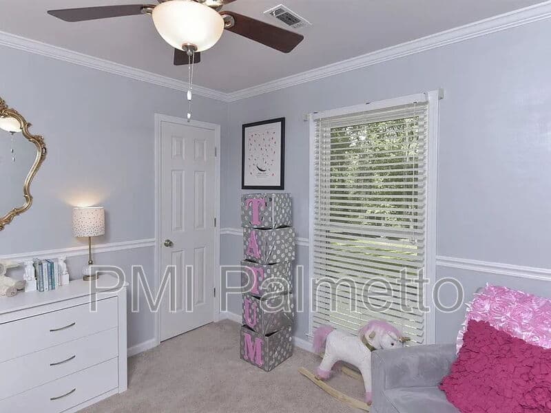 Hopkins House: 137 Fox Run Drive