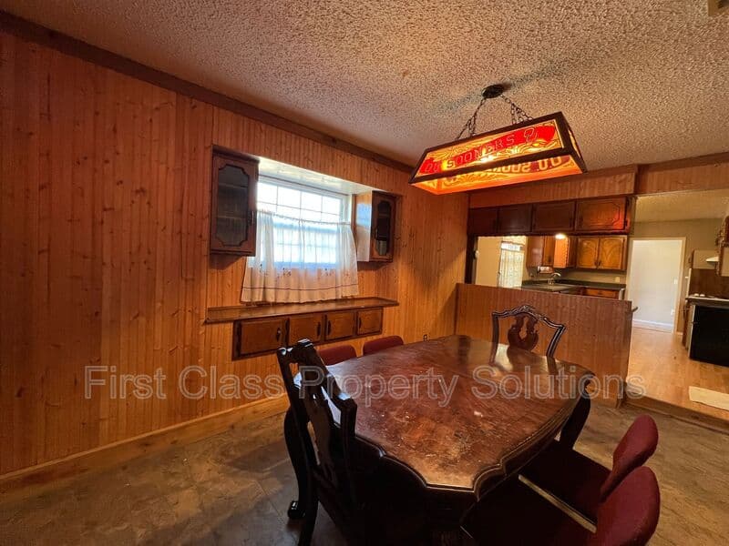 Del City House: 3200 Del Rancho Rd