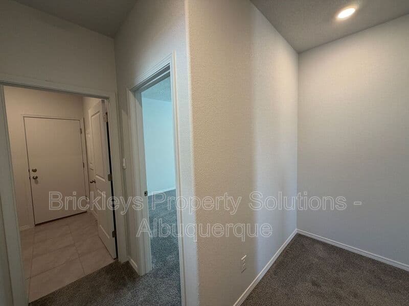 Albuquerque House: 6118 Chicago Dr SE