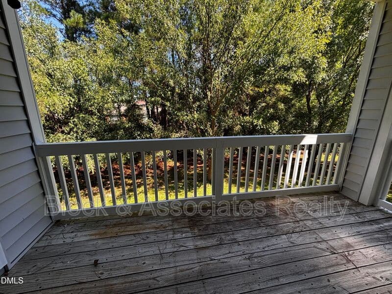 Fayetteville House: 259-7 Waterdown Drive