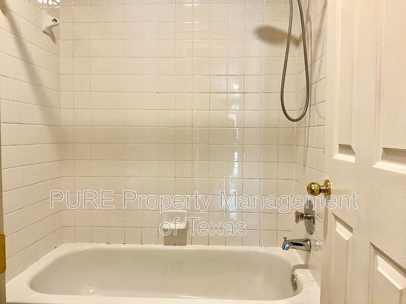 Austin Condo: 8605 Talyne Chaise Circle