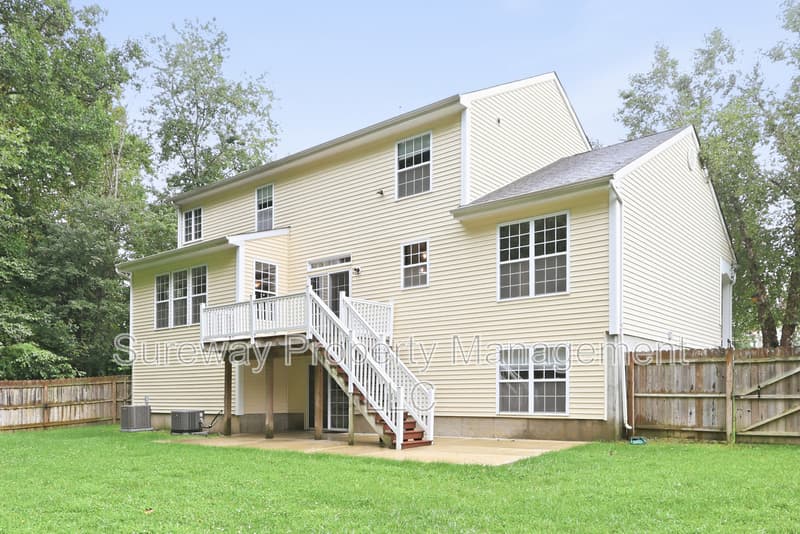 Pemberton House: 13 Grist Mill Ct