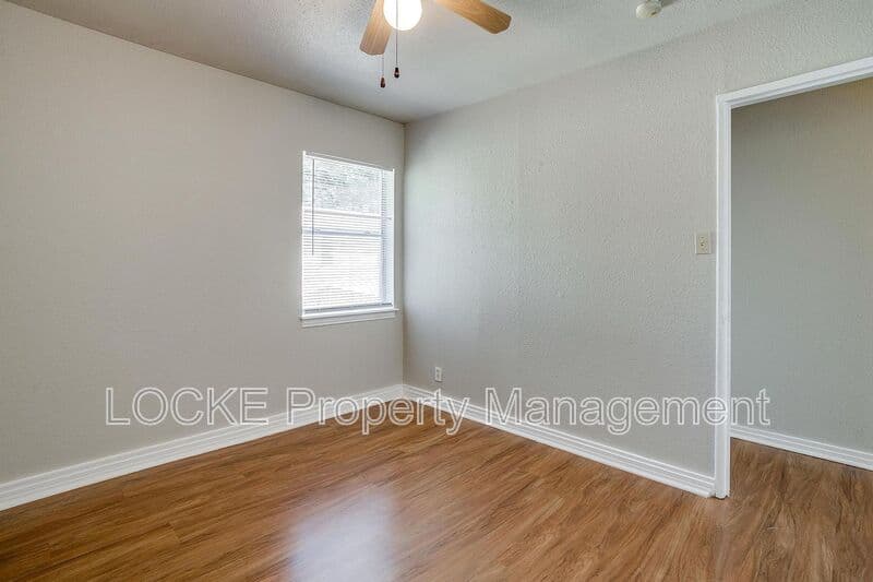 Fort Worth House: 3421 South University Drive