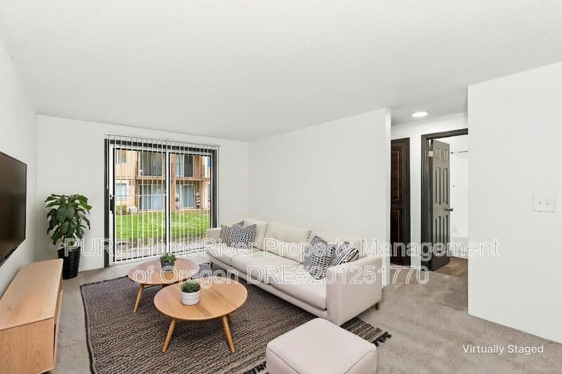 Portland Apartment: 14124-14212 NE Sandy Blvd