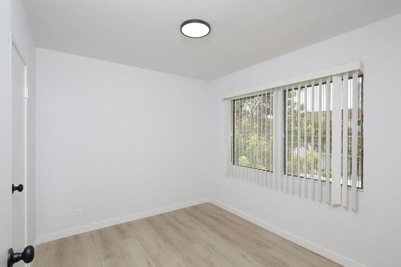 Glendale House: 346 N. Louise Street