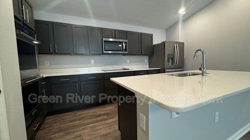 Jacksonville House: 1723 Carter Landing Boulevard