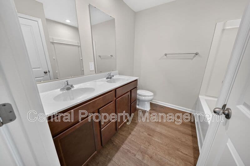 Greenville House: 165 Sarnesfield Way