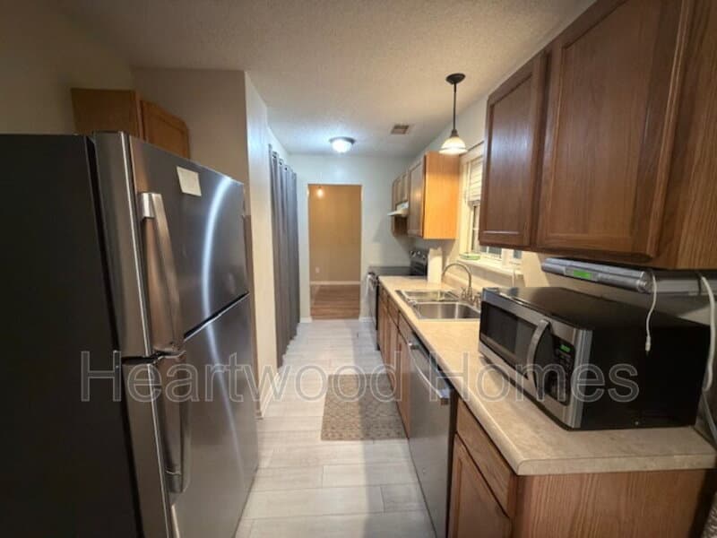 West Columbia House: 264 Orchard Hill Drive